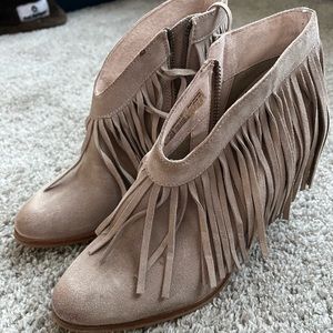 NWT Ariat Unbridled Layla Fringe Booties 8.5